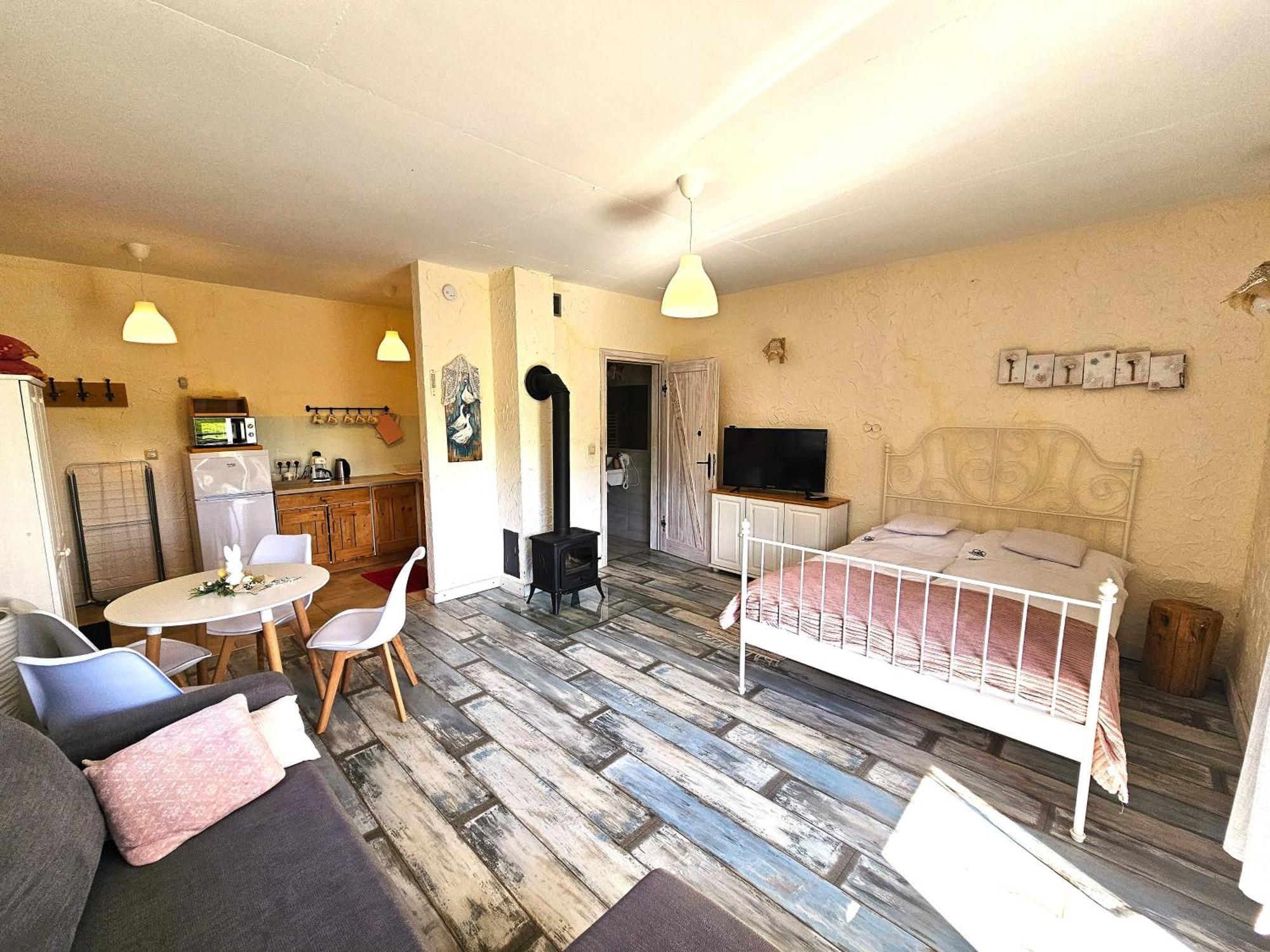 Chata W Bieszczadzie Apartamenty I Domki Z Basenem Bieszczady Polańczyk Buitenkant foto